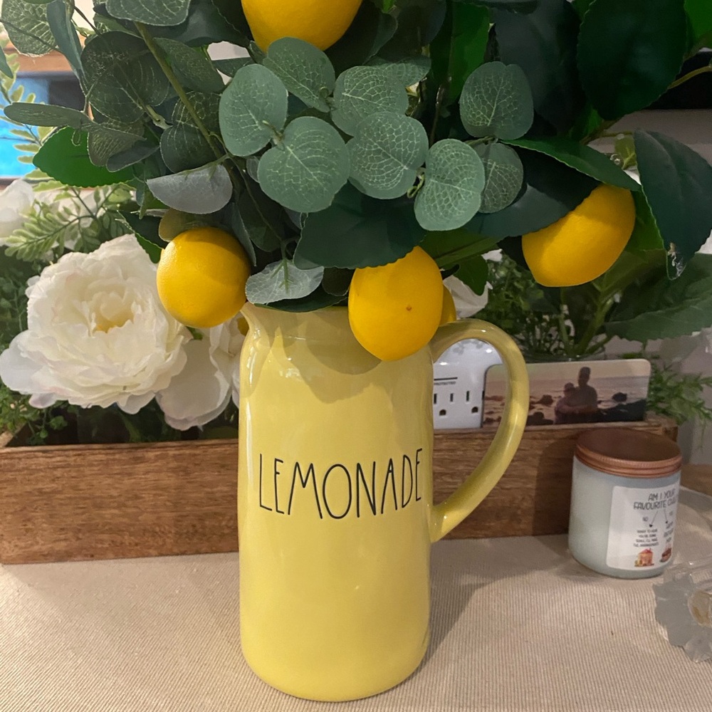 Rae Dunn Lemonade pitcher